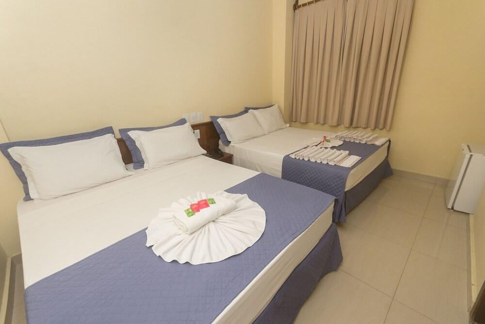 פוז דו איגואסו Hotel Portinari Ponte Da Amizade מראה חיצוני תמונה