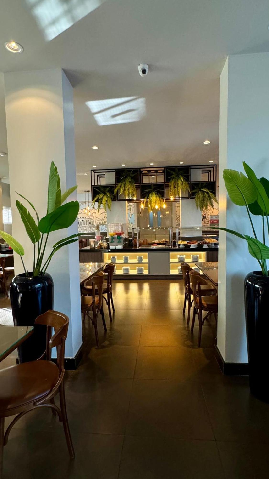 פוז דו איגואסו Hotel Portinari Ponte Da Amizade מראה חיצוני תמונה